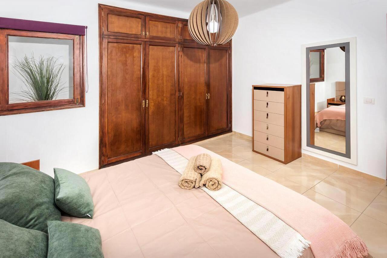 Apartamentos Mares De Lava - Puerto Del Carmen Puerto del Carmen  Eksteriør bilde